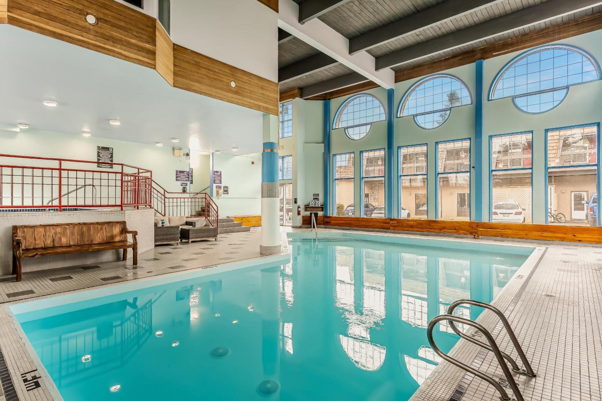 Tonquin Inn Jasper Bagian luar foto